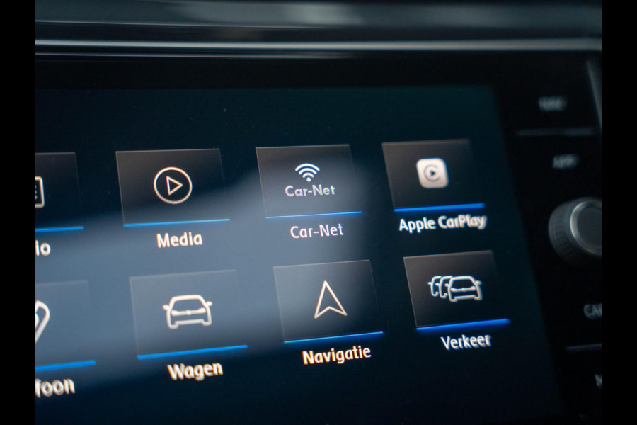 Volkswagen T-Roc 1.5 TSI Sport / Beats / Pano / Virtual / Stuur/stoel verwarming / CarPlay / Camera / LED / ACC / El. kofferbak