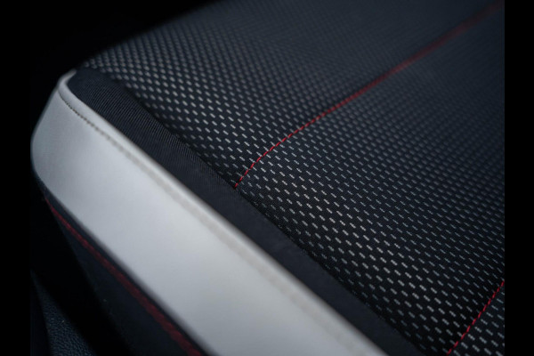 Volkswagen T-Roc 1.5 TSI Sport / Beats / Pano / Virtual / Stuur/stoel verwarming / CarPlay / Camera / LED / ACC / El. kofferbak