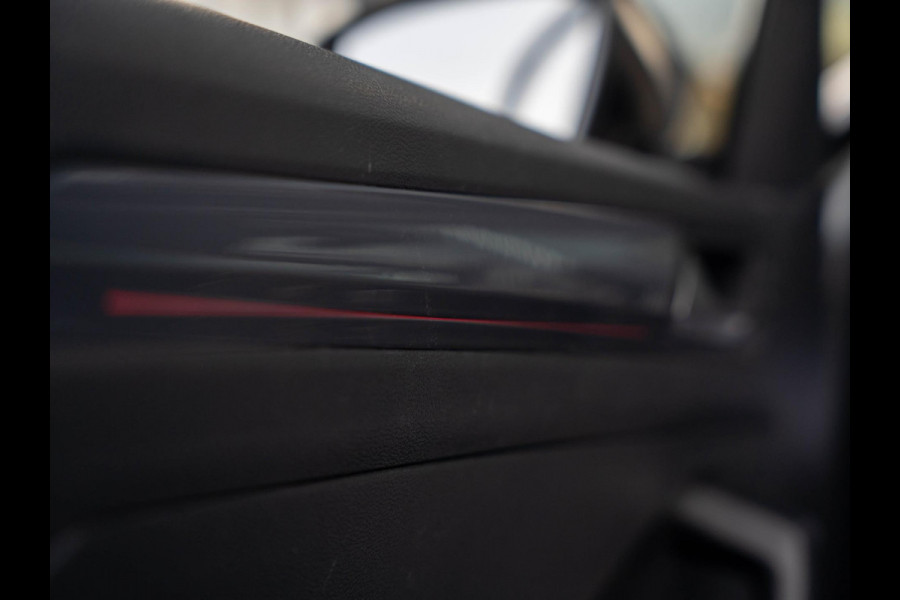 Volkswagen T-Roc 1.5 TSI Sport / Beats / Pano / Virtual / Stuur/stoel verwarming / CarPlay / Camera / LED / ACC / El. kofferbak