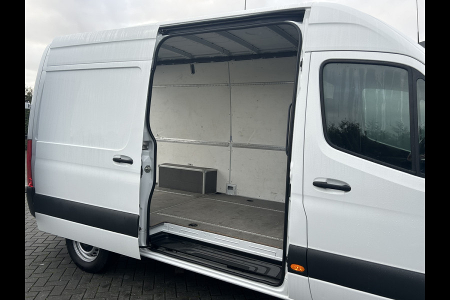 Mercedes-Benz Sprinter 317 CDI 170 PK / L2H2 / 270 A DEUREN / AIRCO / CRUISE / APPLE CARPLAY / CAMERA / 3-ZITS