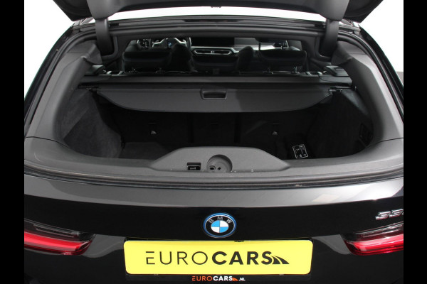 BMW 3 Serie Touring 330e Touring M Sport PHEV | DEMO ! | Navigatie Climate Control Lichtmetalen velgen LED Virtual Cockpit Parkeersensoren Voor en Achter Achteruitrijcamera Apple carplay/ Andriod auto Stoelverwarming Stuur verwarming Elektrische achterklep Prijs Incl. BOVAG Garantie