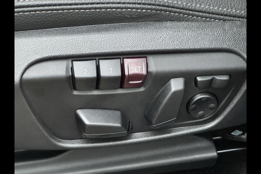 BMW X1 SDrive18i High Executive Cruise Climate control Leer+memory Sfeerverlichting Navigatie Full LED Parkeersensoren