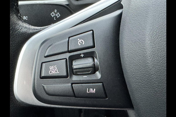 BMW X1 SDrive18i High Executive Cruise Climate control Leer+memory Sfeerverlichting Navigatie Full LED Parkeersensoren