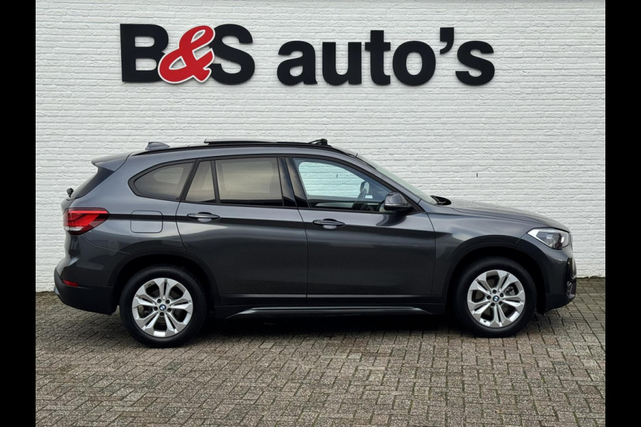 BMW X1 SDrive18i High Executive Cruise Climate control Leer+memory Sfeerverlichting Navigatie Full LED Parkeersensoren