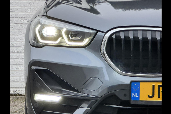 BMW X1 SDrive18i High Executive Cruise Climate control Leer+memory Sfeerverlichting Navigatie Full LED Parkeersensoren