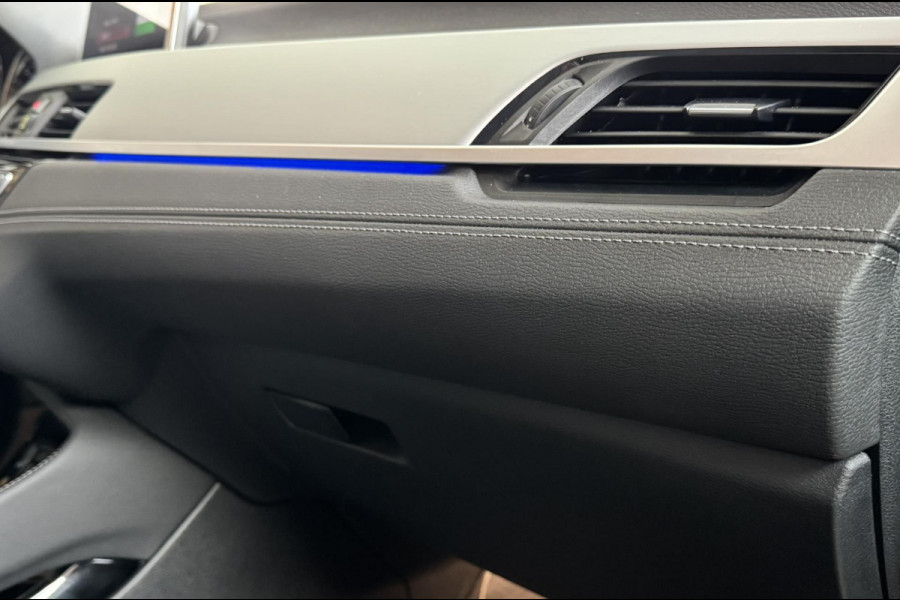 BMW X1 SDrive18i High Executive Cruise Climate control Leer+memory Sfeerverlichting Navigatie Full LED Parkeersensoren