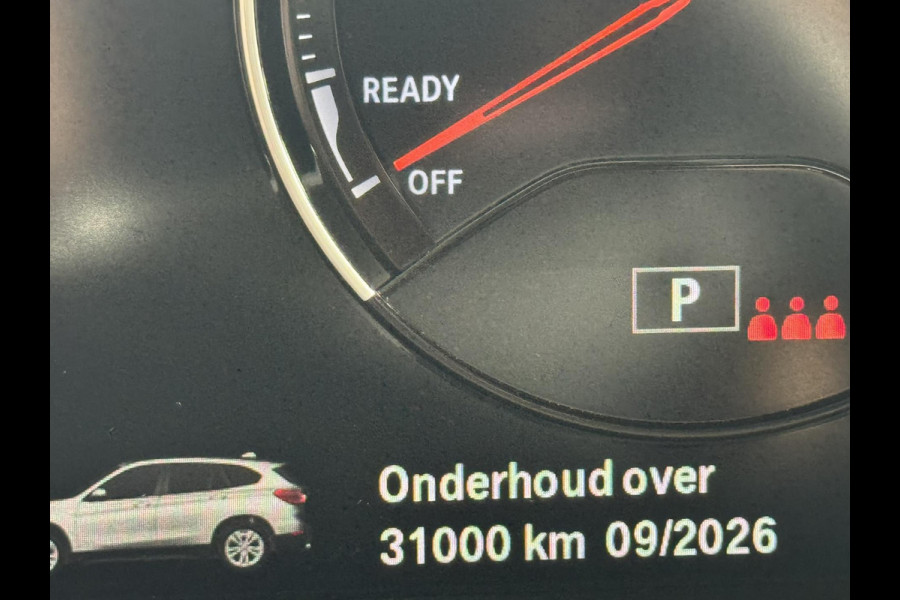 BMW X1 SDrive18i High Executive Cruise Climate control Leer+memory Sfeerverlichting Navigatie Full LED Parkeersensoren