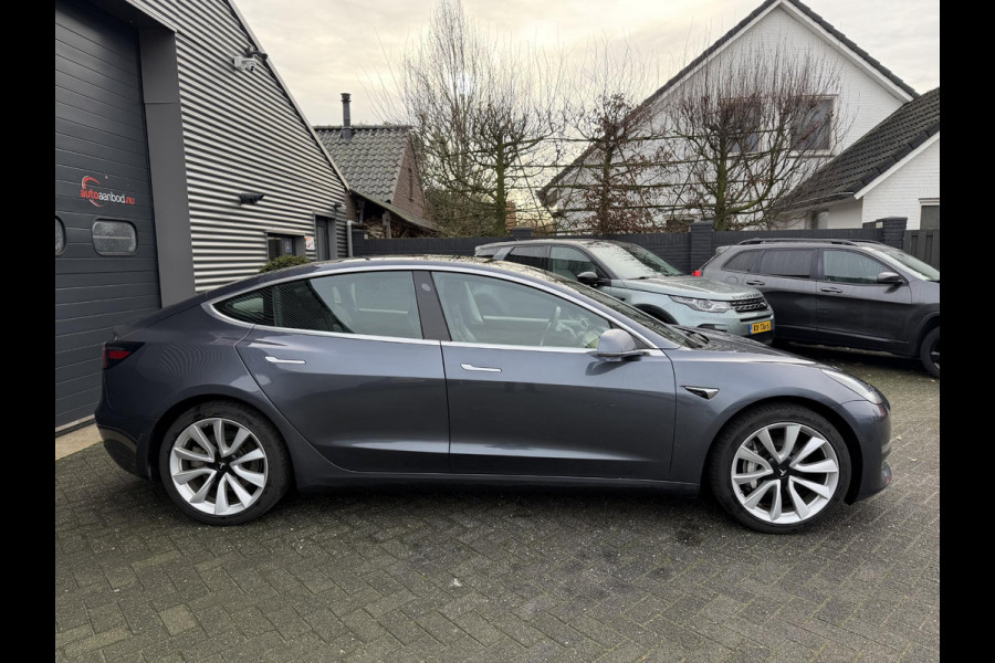 Tesla Model 3 Long Range AWD 75 kWh | Autopilot | Panoramadak | Camera | Lederen Bekleding | 19 Inch Lichtmetalen Velgen |