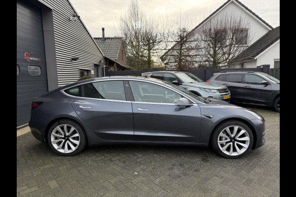 Tesla Model 3 Long Range AWD 75 kWh | Autopilot | Panoramadak | Camera | Lederen Bekleding | 19 Inch Lichtmetalen Velgen |