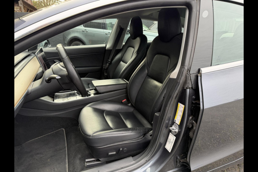 Tesla Model 3 Long Range AWD 75 kWh | Autopilot | Panoramadak | Camera | Lederen Bekleding | 19 Inch Lichtmetalen Velgen |