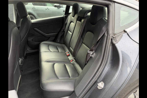 Tesla Model 3 Long Range AWD 75 kWh | Autopilot | Panoramadak | Camera | Lederen Bekleding | 19 Inch Lichtmetalen Velgen |