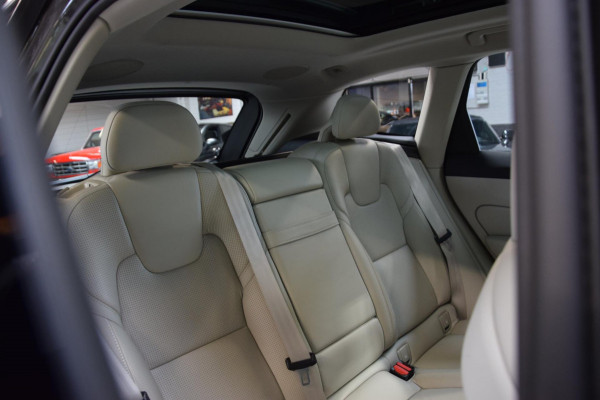 Volvo XC60 2.0 T5 AWD Inscription Panoramadak|B&O|ACC|1e Eig.|Lane-Assist|Org.NL|Dealer Onderhouden