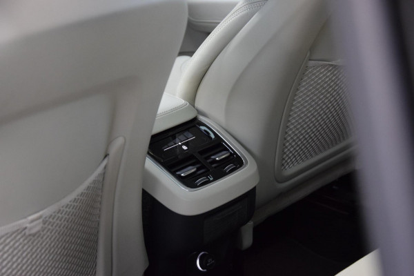 Volvo XC60 2.0 T5 AWD Inscription Panoramadak|B&O|ACC|1e Eig.|Lane-Assist|Org.NL|Dealer Onderhouden