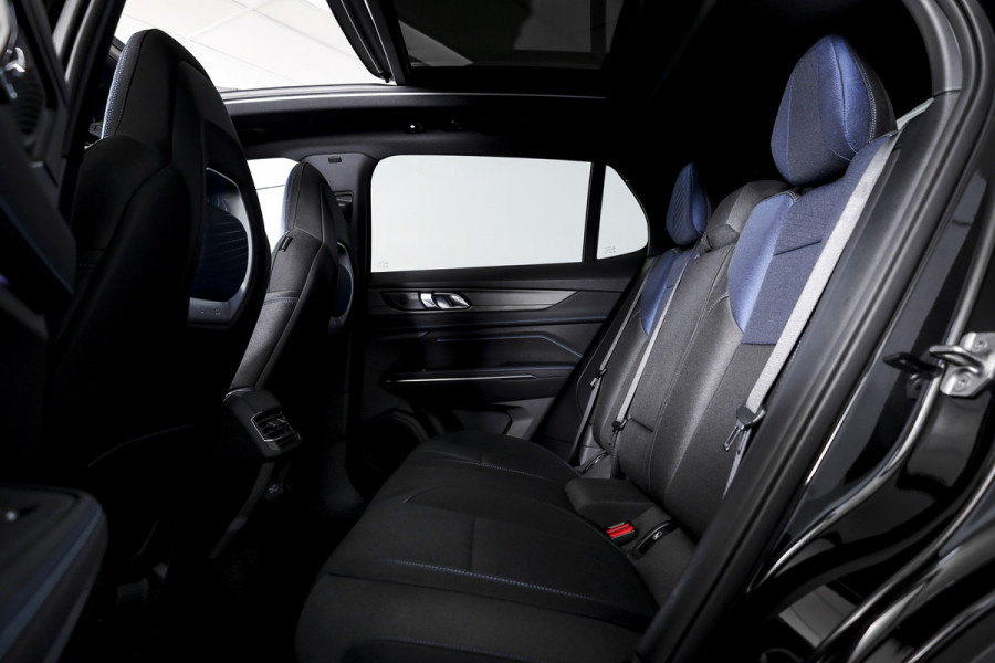 Lynk & Co 01 1.5 PHEV 261PK MY23 | Black pakket |  Donkere hemel | 360 Camera | 7.4 kWh Boordlader | S/K-panodak | Adapt. Cruise | Memory | Elek. klep | LM 20" | 8551