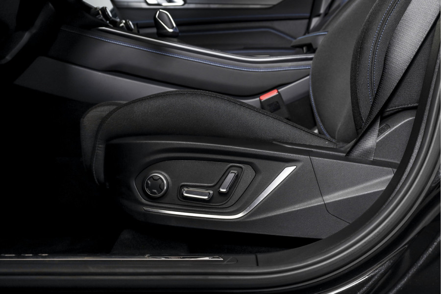 Lynk & Co 01 1.5 PHEV 261PK MY23 | Black pakket |  Donkere hemel | 360 Camera | 7.4 kWh Boordlader | S/K-panodak | Adapt. Cruise | Memory | Elek. klep | LM 20" | 8551