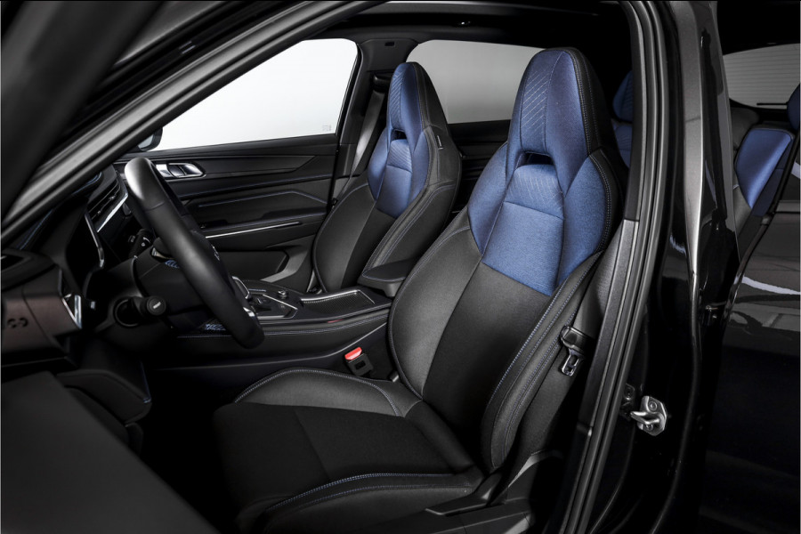 Lynk & Co 01 1.5 PHEV 261PK MY23 | Black pakket |  Donkere hemel | 360 Camera | 7.4 kWh Boordlader | S/K-panodak | Adapt. Cruise | Memory | Elek. klep | LM 20" | 8551