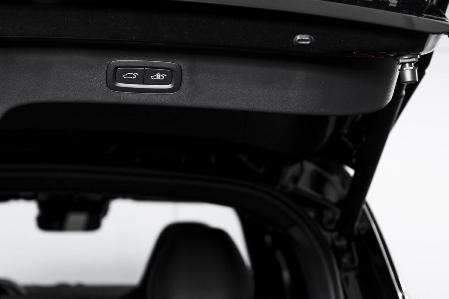 Lynk & Co 01 1.5 PHEV 261PK MY23 | Black pakket |  Donkere hemel | 360 Camera | 7.4 kWh Boordlader | S/K-panodak | Adapt. Cruise | Memory | Elek. klep | LM 20" | 8551