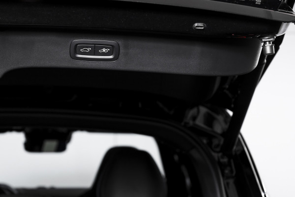 Lynk & Co 01 1.5 PHEV 261PK MY23 | Black pakket |  Donkere hemel | 360 Camera | 7.4 kWh Boordlader | S/K-panodak | Adapt. Cruise | Memory | Elek. klep | LM 20" | 8551