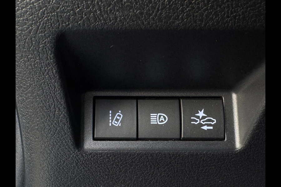 Toyota Yaris 1.5 VVT-i Dynamic CARPLAY / TREKHAAK / TWO-TONE / CAMERA / STOELVERWARMING / BOTSWARNING / METALLIC LAK / CRUISE