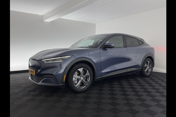 Ford Mustang Mach-E RWD 75 kWh [3-Fase ] {SOH-90%} (INCL-BTW) Aut.*LUXURY-LEATHER | FULL-LED | DAB | DIGI-COCKPIT | KEYLESS | NAVI-FULLMAP | CARPLAY | HEATED-COMFORTSEATS | CAMERA | ADAPTIVE-CRUISE | 18'' ALU*