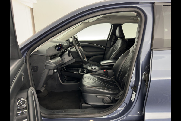 Ford Mustang Mach-E RWD 75 kWh [3-Fase ] {SOH-90%} (INCL-BTW) Aut.*LUXURY-LEATHER | FULL-LED | DAB | DIGI-COCKPIT | KEYLESS | NAVI-FULLMAP | CARPLAY | HEATED-COMFORTSEATS | CAMERA | ADAPTIVE-CRUISE | 18'' ALU*