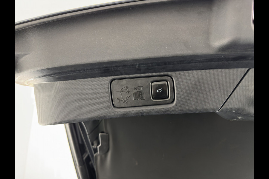 Ford Mustang Mach-E RWD 75 kWh [3-Fase ] {SOH-90%} (INCL-BTW) Aut.*LUXURY-LEATHER | FULL-LED | DAB | DIGI-COCKPIT | KEYLESS | NAVI-FULLMAP | CARPLAY | HEATED-COMFORTSEATS | CAMERA | ADAPTIVE-CRUISE | 18'' ALU*