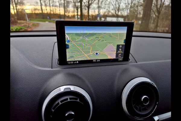 Audi A3 Sportback 35 TFSI S Line black line . Panoramadak . Matrix . 54000 km