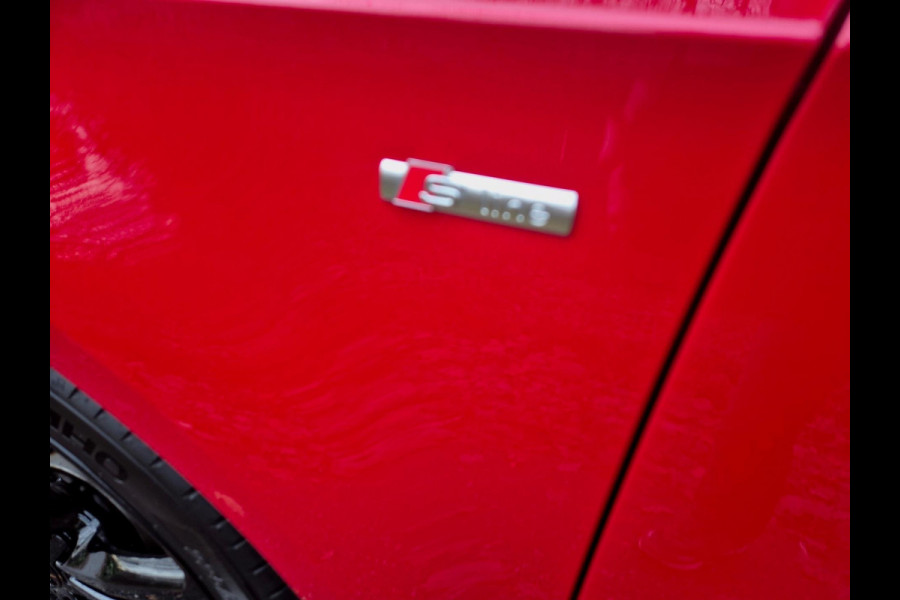 Audi A3 Sportback 35 TFSI S Line black line . Panoramadak . Matrix . 54000 km