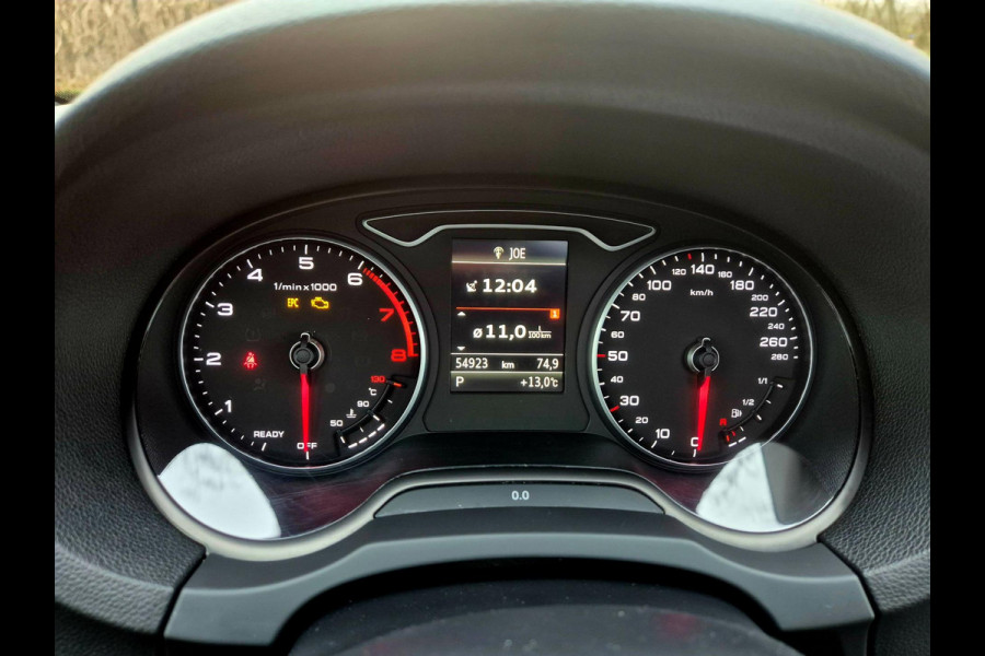 Audi A3 Sportback 35 TFSI S Line black line . Panoramadak . Matrix . 54000 km