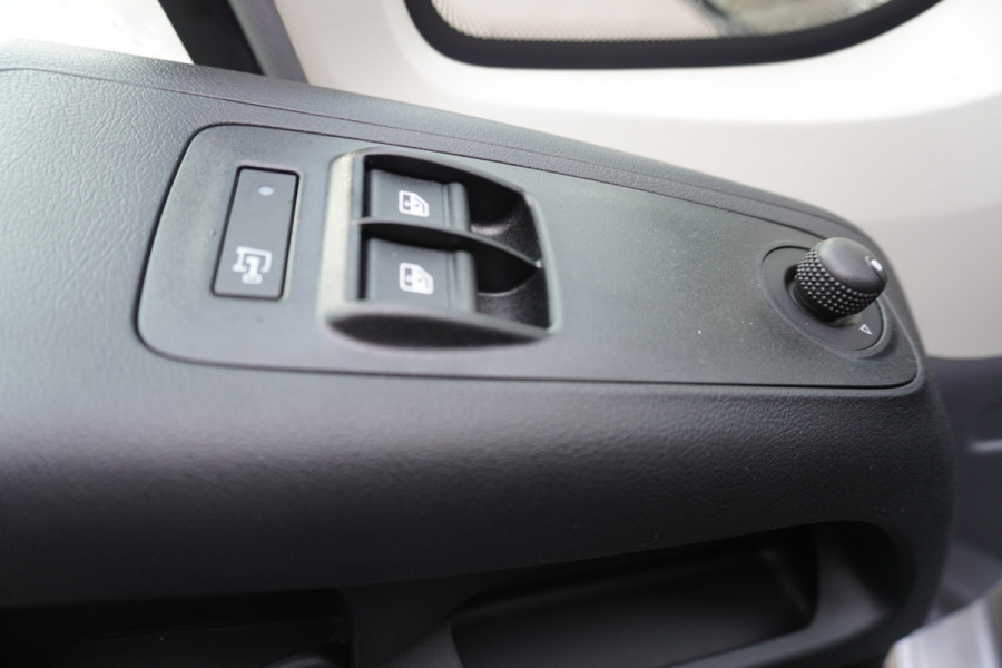 Peugeot Boxer 2.2 BlueHDi 180PK S&S L3H2 3.5t Zwaar Automaat nr. V039 | Airco | Cruise | Navi | Camera