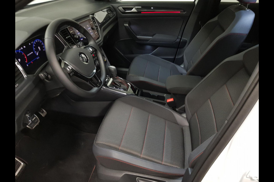 Volkswagen T-Roc 1.5 TSI Sport R-Line | Navigatie | Virtual Cockpit | Climate Control | DAB | Electrische Achterklep | 18"LMV | Stoelverwarming