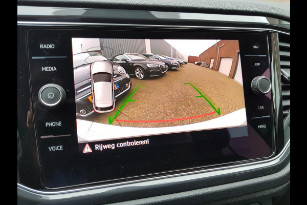 Volkswagen T-Roc 1.5 TSI Sport R-Line | Navigatie | Virtual Cockpit | Climate Control | DAB | Electrische Achterklep | 18"LMV | Stoelverwarming