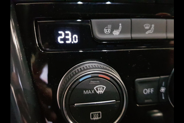Volkswagen T-Roc 1.5 TSI Sport R-Line | Navigatie | Virtual Cockpit | Climate Control | DAB | Electrische Achterklep | 18"LMV | Stoelverwarming
