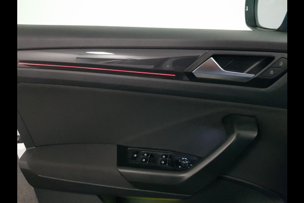 Volkswagen T-Roc 1.5 TSI Sport R-Line | Navigatie | Virtual Cockpit | Climate Control | DAB | Electrische Achterklep | 18"LMV | Stoelverwarming