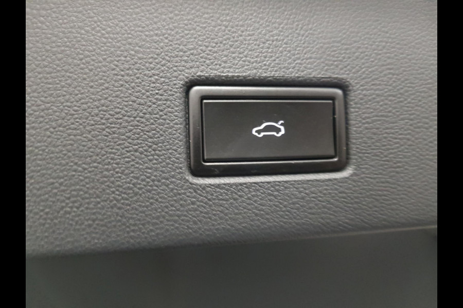 Volkswagen T-Roc 1.5 TSI Sport R-Line | Navigatie | Virtual Cockpit | Climate Control | DAB | Electrische Achterklep | 18"LMV | Stoelverwarming
