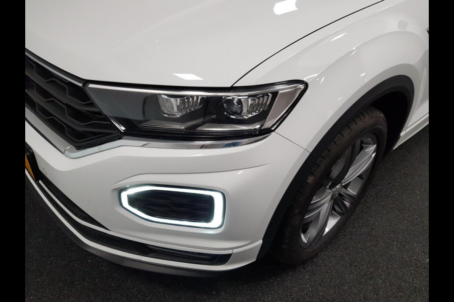 Volkswagen T-Roc 1.5 TSI Sport R-Line | Navigatie | Virtual Cockpit | Climate Control | DAB | Electrische Achterklep | 18"LMV | Stoelverwarming