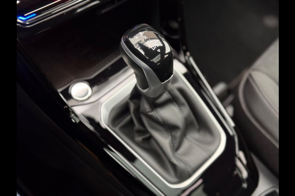 Volkswagen T-Roc 1.5 TSI R-Line Pano/IQ.Light/Keyless/Camera