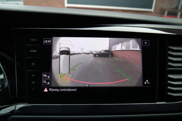 Volkswagen Transporter 2.0 TDI L2H1 AUTOMAAT Bulli / App connect / Adatieve cruise / Trekhaak