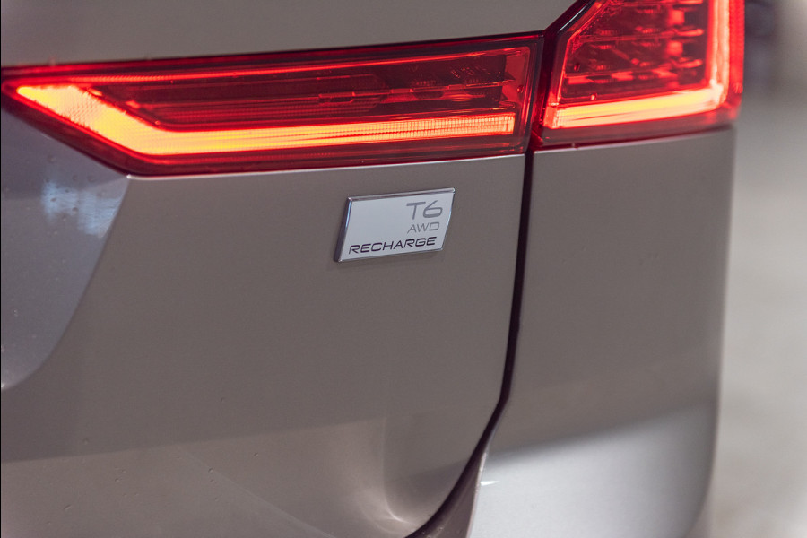 Volvo XC60 T6 Aut. LongRange Ultimate Bright ACC Leder Parkeercamera 350pk