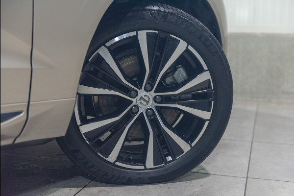 Volvo XC60 T6 Aut. LongRange Ultimate Bright ACC Leder Parkeercamera 350pk