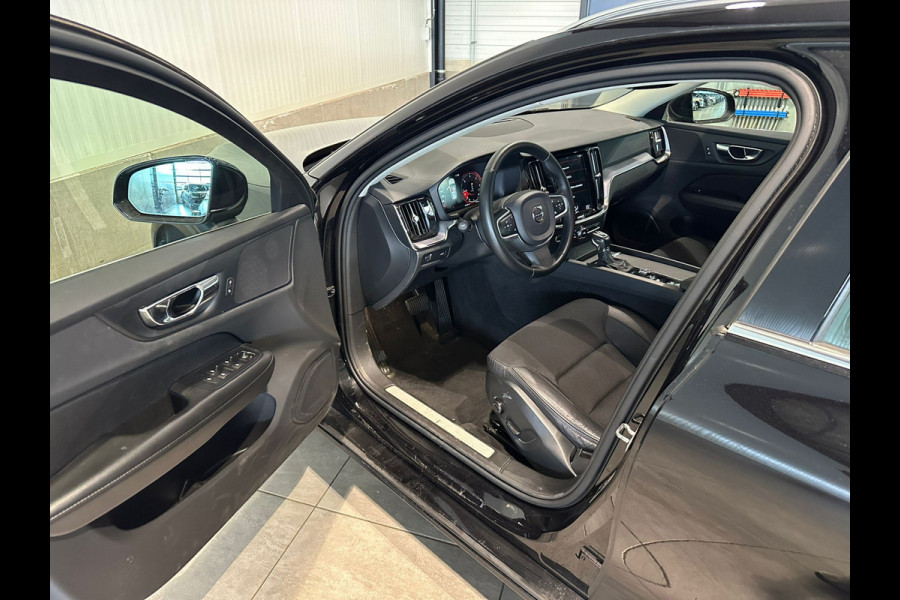 Volvo V60 D3 Aut. Momentum Parkeercamera Navigatie 150pk