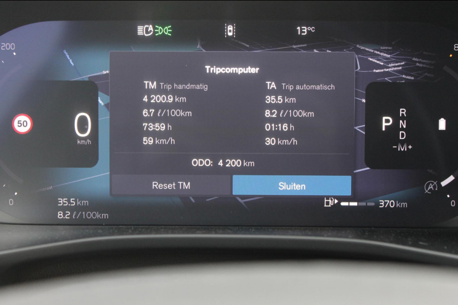 Volvo XC40 B4 211PK Automaat Plus Dark "Black uitgevoerd" / Google infotainment / Harman Kardon audio / Getinte ramen van de B-Stijl / Stoel en stuurwielverwarming