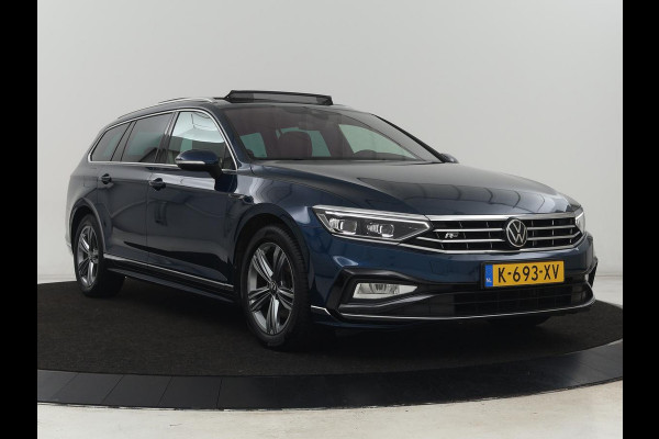 Volkswagen Passat 1.5 TSI R-Line | Panoramadak | Trekhaak | Matrix LED | Stoelverwarming | Adaptive cruise | Leder/Alcantara | Camera | Carplay | Keyless | Climate control | Parkeerhulp