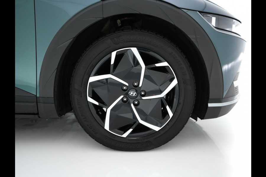 Hyundai IONIQ 5 Connect+ AWD 77.4 kWh [3-FASE] (INCL. BTW) AUT.* HEATPUMP | BOSE-AUDIO | FULL-LED | DIGI-COCKPIT | AMBIENT-LIGHT | DAB | SHIFT-PADELS | HEAT UP | NAVI-FULLMAP | KEYLESS | CAMERA | HEATED-COMFORTSEATS | ...*