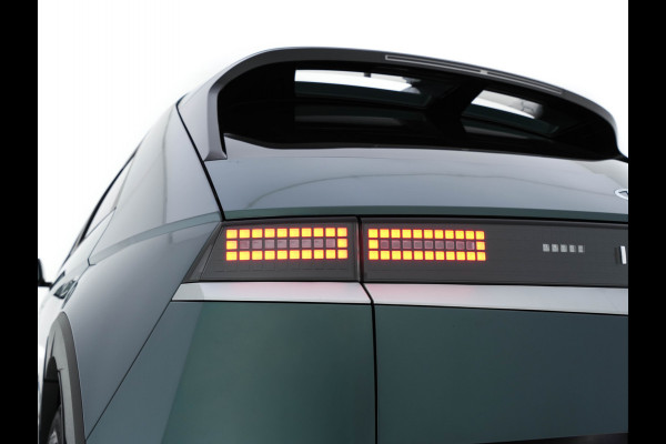 Hyundai IONIQ 5 Connect+ AWD 77.4 kWh [3-FASE] (INCL. BTW) AUT.* HEATPUMP | BOSE-AUDIO | FULL-LED | DIGI-COCKPIT | AMBIENT-LIGHT | DAB | SHIFT-PADELS | HEAT UP | NAVI-FULLMAP | KEYLESS | CAMERA | HEATED-COMFORTSEATS | ...*