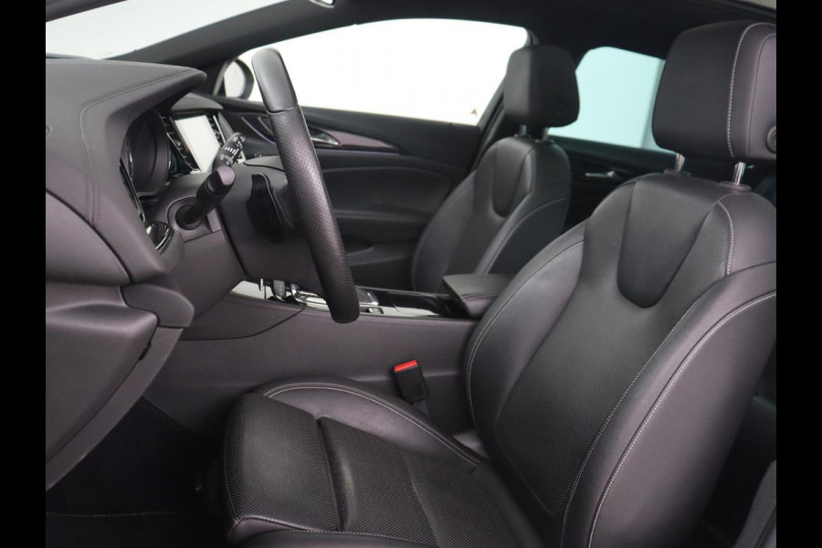 Opel Insignia 1.6 Turbo Executive | OPC Line | Panoramadak | Leder | Trekhaak | Stoelverwarming | Camera | Carplay | Matrix LED | Stuurverwarming | Navigatie | Dodehoek detectie | Climate control