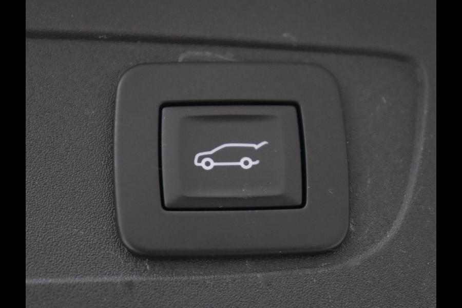 Opel Insignia 1.6 Turbo Executive | OPC Line | Panoramadak | Leder | Trekhaak | Stoelverwarming | Camera | Carplay | Matrix LED | Stuurverwarming | Navigatie | Dodehoek detectie | Climate control