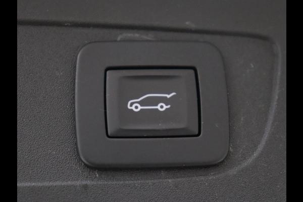 Opel Insignia 1.6 Turbo Executive | OPC Line | Panoramadak | Leder | Trekhaak | Stoelverwarming | Camera | Carplay | Matrix LED | Stuurverwarming | Navigatie | Dodehoek detectie | Climate control