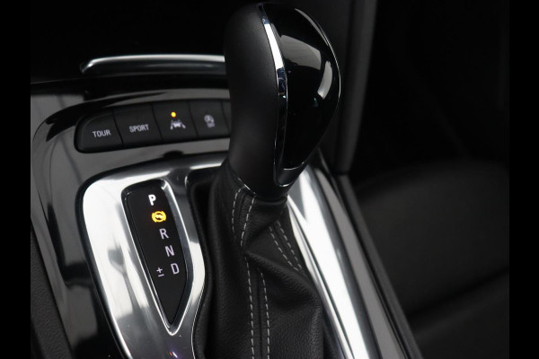 Opel Insignia 1.6 Turbo Executive | OPC Line | Panoramadak | Leder | Trekhaak | Stoelverwarming | Camera | Carplay | Matrix LED | Stuurverwarming | Navigatie | Dodehoek detectie | Climate control