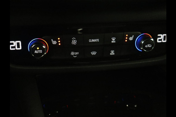 Opel Insignia 1.6 Turbo Executive | OPC Line | Panoramadak | Leder | Trekhaak | Stoelverwarming | Camera | Carplay | Matrix LED | Stuurverwarming | Navigatie | Dodehoek detectie | Climate control